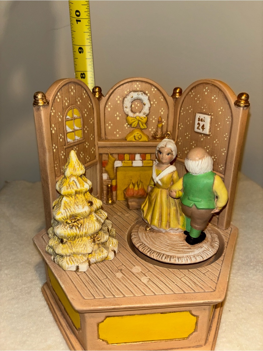 Holiday Dancing Couple Decorative Music Box - musical tune of First Day of xmas - Picture 7 of 8